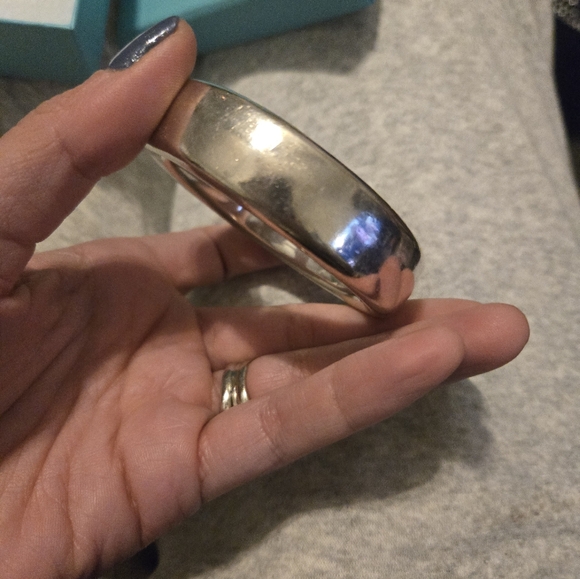 Tiffany and Co. AUTHENTIC BANGLE - Picture 16 of 17